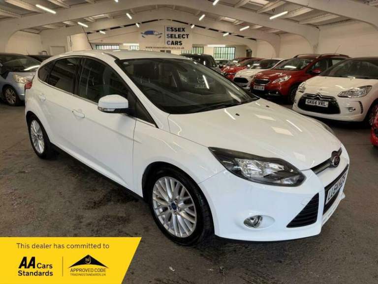 2014 Ford Focus 1.0T EcoBoost Zetec Navigator Euro 5 (s/s) 5dr HATCHBACK Petrol Manual