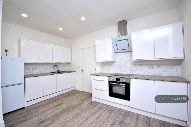 4 bedroom house in Palmerston Road, Northampton, NN1 (4 bed) (#3014336)