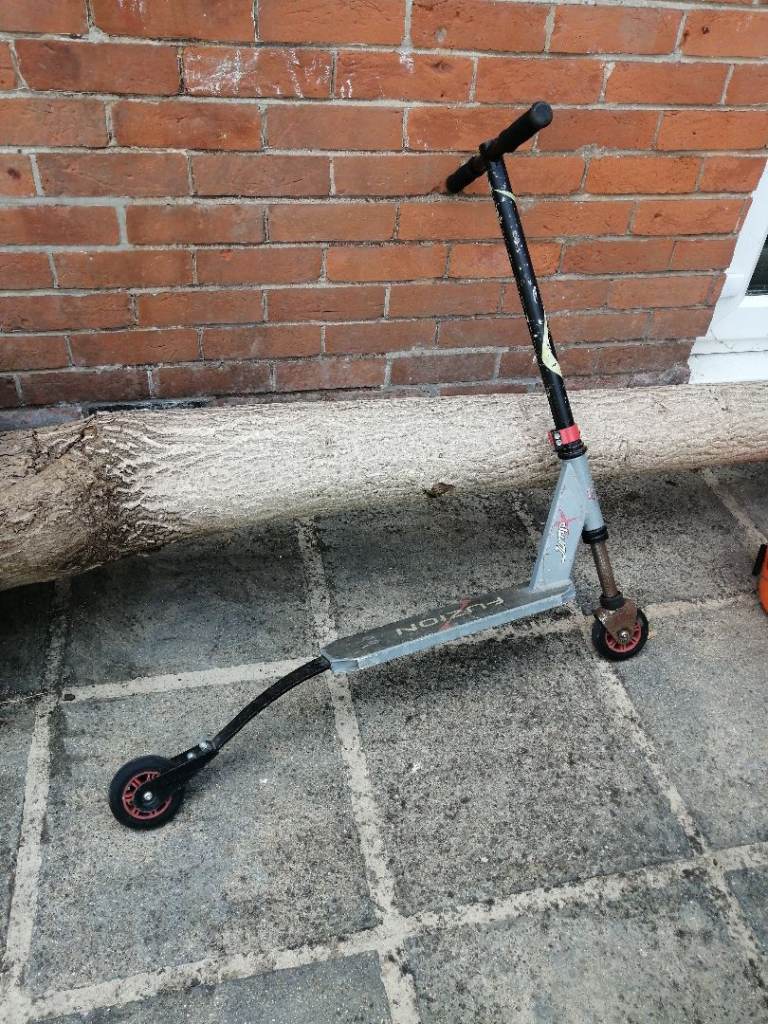 No Fear Kids Scooter – Grey, Fair Condition