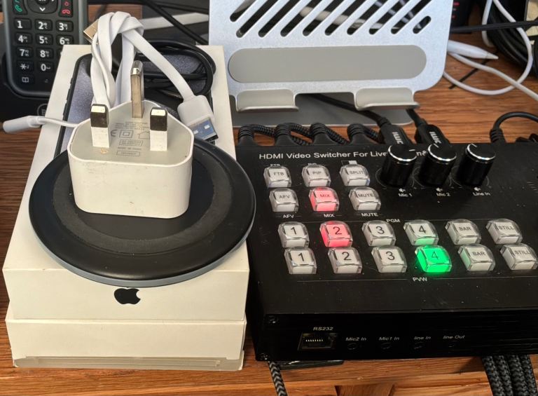 GRADE A AS NEW APPLE I PHNE 15 PRO.     WITH EXTRAS