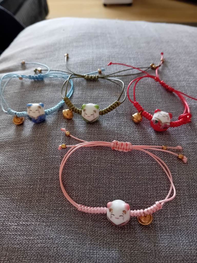 Set of 4 Lucky Cat Charm Bracelets – New