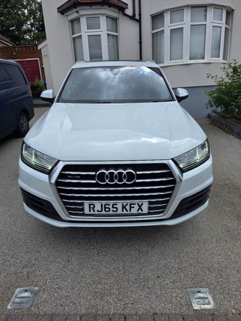 Audi, Q7, Estate, 2015, Semi-Auto, 2967 (cc), 5 doors Full Service history. Panoramic sunroof. 