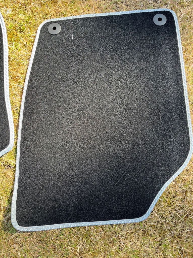 New and Unused Skoda Fabia 2015-2021 - Tailored Car Floor Mats - Black Carpet