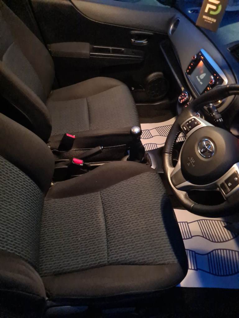 Toyota, YARIS, Hatchback, 2012, Manual, 1329 (cc), 5 doors