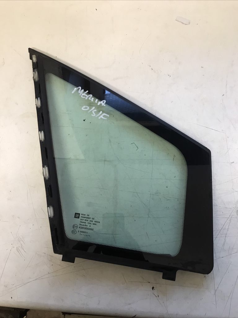 Vauxhall Meriva. Small window glass. 1/4. Drivers side 