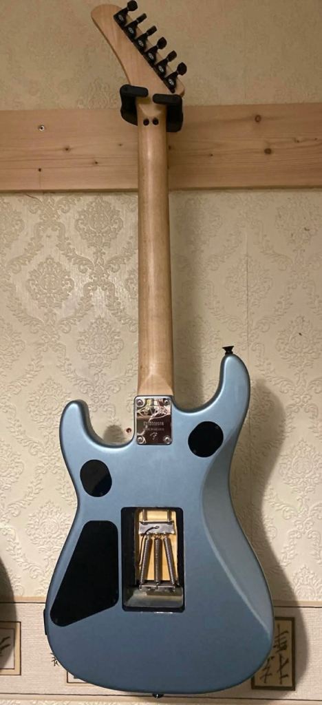 EVH 5150 Standard Series in Ice Blue metallic