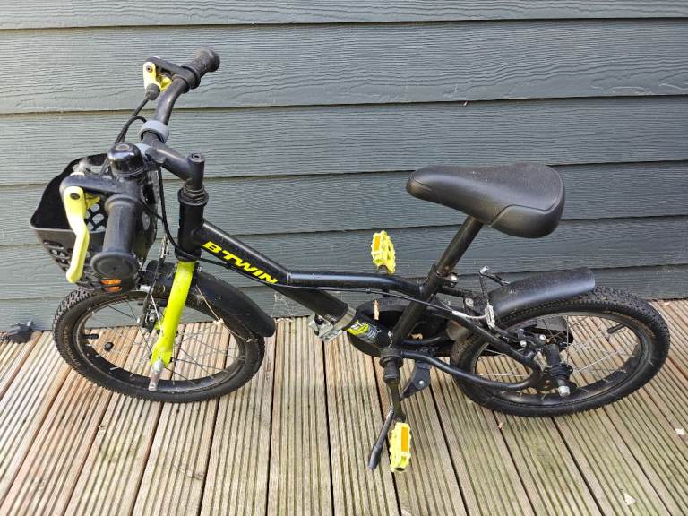 B'Twin 500 Dark Hero 16-inch kids' bike from Decathlon