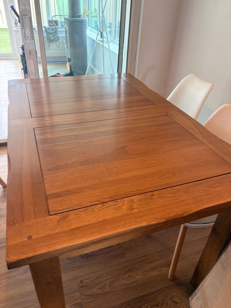 Solid Wood Extendable Dining Table , sits 6-8- Oak Furniture Land -Good Condition