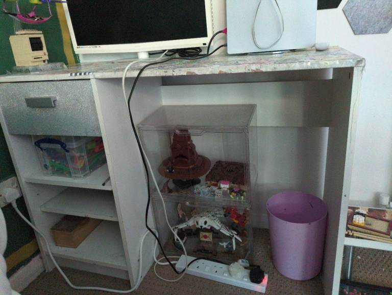 White Wooden Desk with Shelves and Drawer – Good Condition