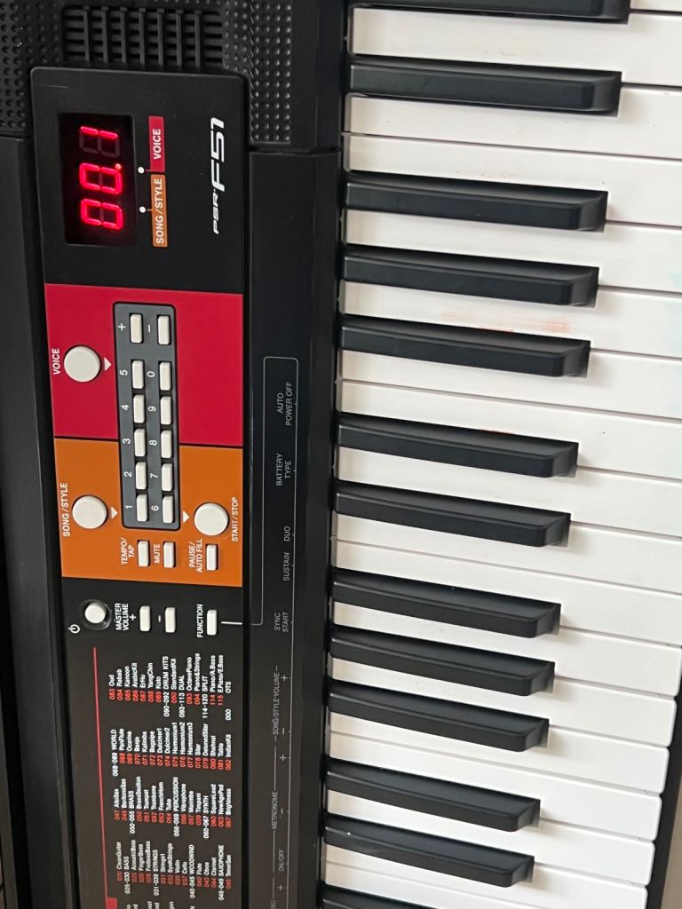 Yamaha Psr F-51 Keyboard 61 Full Size Keys Ideal for Beginner 