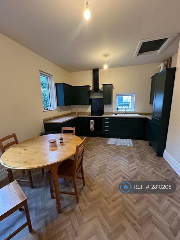 2 bedroom flat in Lambrook Terrace, London, SW6 (2 bed) (#2810205)