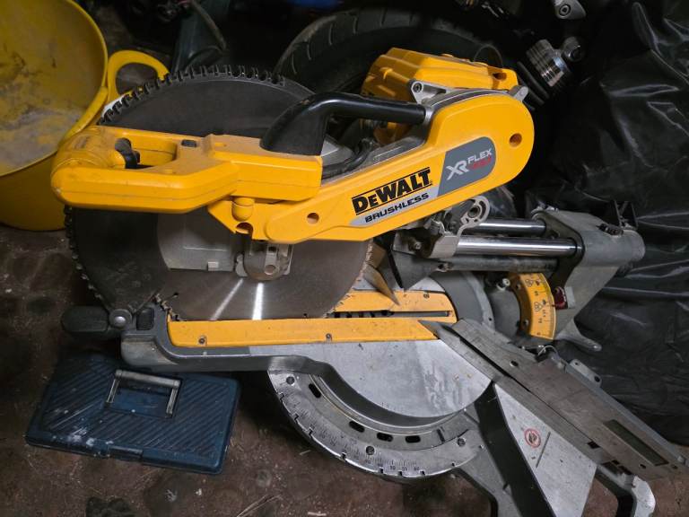 Faulty DEWALT XR FLEXVOLT Cordless Mitre Saw - Good Condition