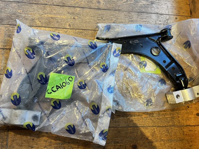 2 X Comline CCA1060 CCA2060 Wishbone Front Control Arm brand new