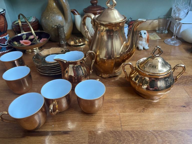 Vintage Gold Tea Set - 6 Cups, Saucers, Teapot, Milk, Sugar