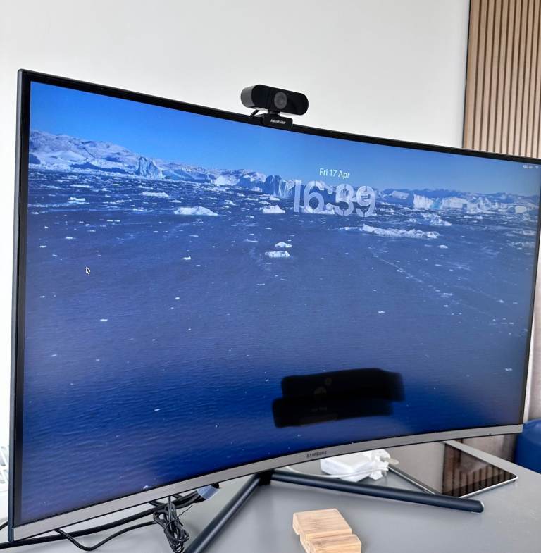 Samsung 32” Curved 4K UHD Monitor