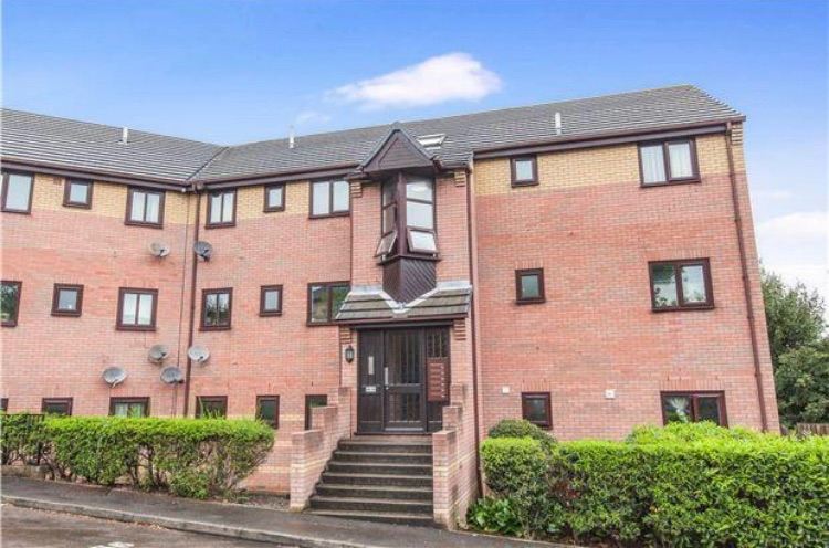 2 bed flat Totterdown, 7min walk to Temple Meads, allocated parking space & private garden 