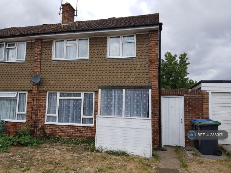 5 bedroom house in Nobles Way, Egham, TW20 (5 bed) (#2883171)
