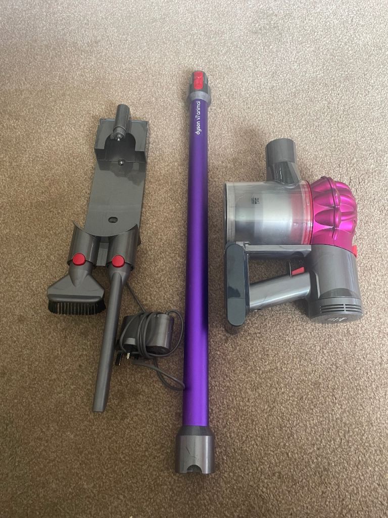 Dyson V7 Cordless Vacuum Cleaner