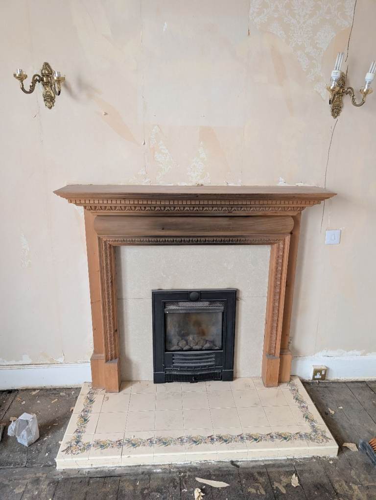 Gazco gas fire and mantle piece 