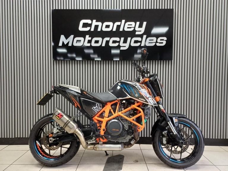 KTM 690 R Duke 14 plate , supermoto naked, trade px to clear