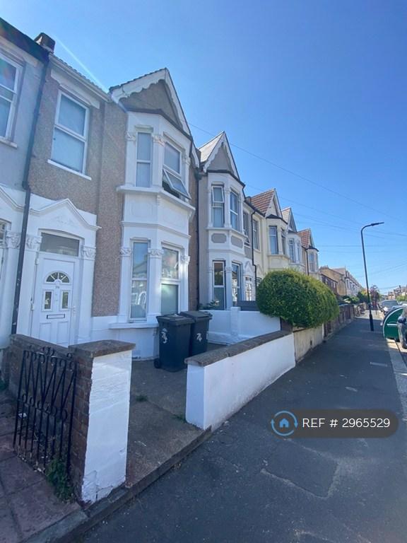 5 bedroom house in Frith Road, London, E11 (5 bed) (#2965529)