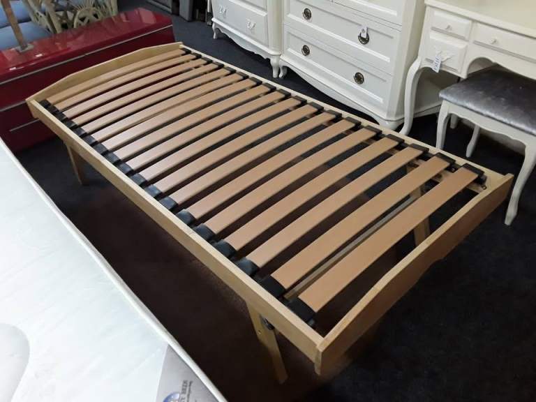 image for 3ft Single oak trundle bed frame Copley Mill Low Cost Moves 2nd Hand Furniture STALYBRIDGE SK15 3DN