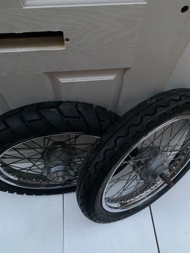 Triumph T140ES 750 Bonnieville 1978-1984 Set Of Wheels Front & Rear with tyres fitted
