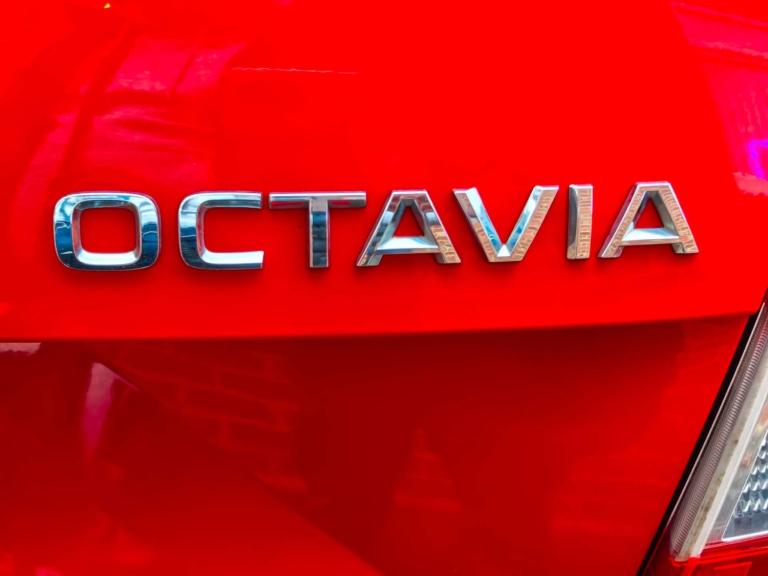 2015 Skoda Octavia 2.0 Octavia vRS TDI 4x4 Semi-Auto 4WD 5dr Hatchback Diesel Automatic