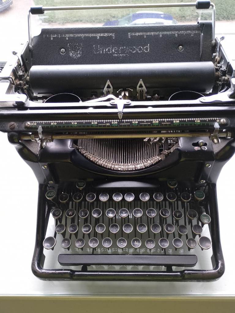 Underwood Typewriter 