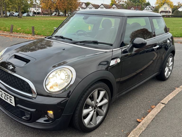 MINI COOPER S MANUAL PETROL BLACK 1.6 