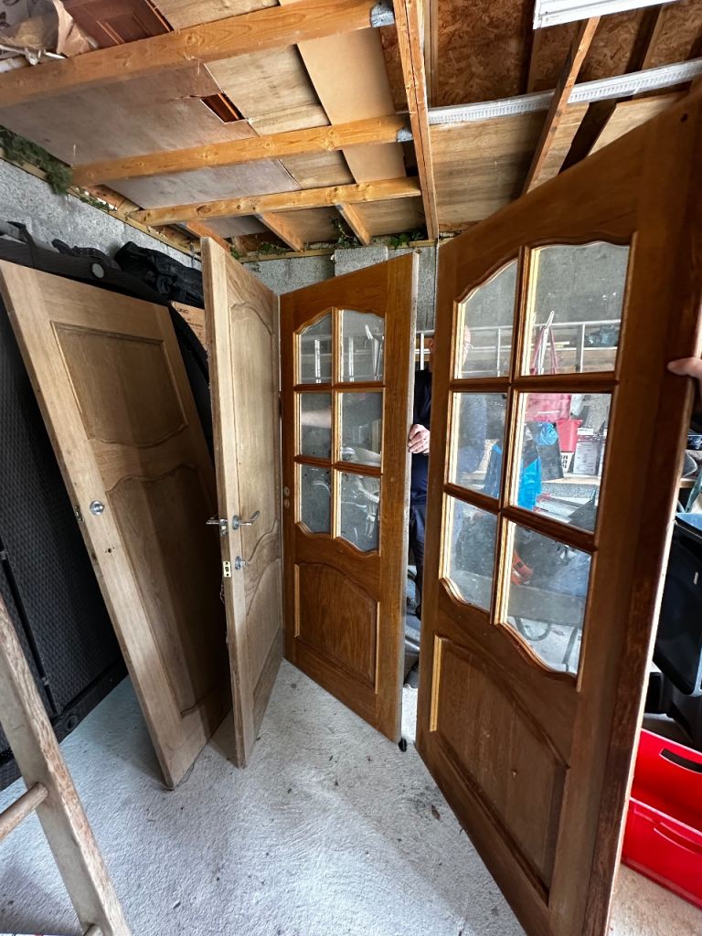 4 x Solid Wooden Oak Internal Doors – Glazed & Panel – Good Condition