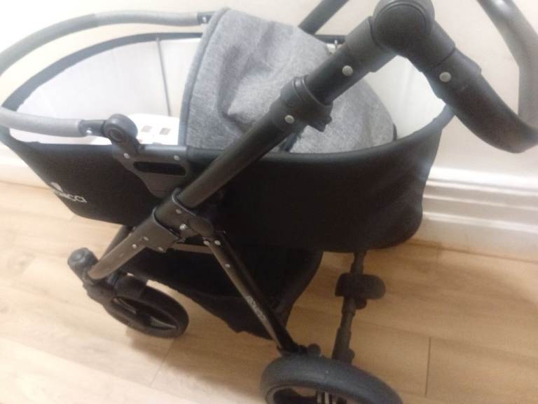 Venicci pram