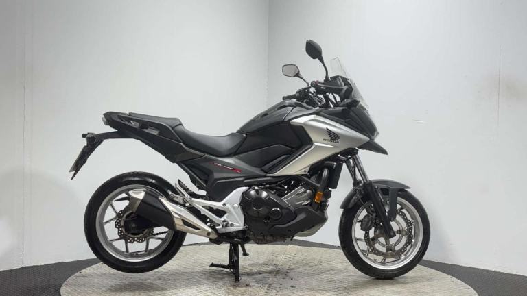 Honda NC750X 2016 39K NEW MOT IDEAL COMMUTER BIKE RIDES GREAT 750CC A2