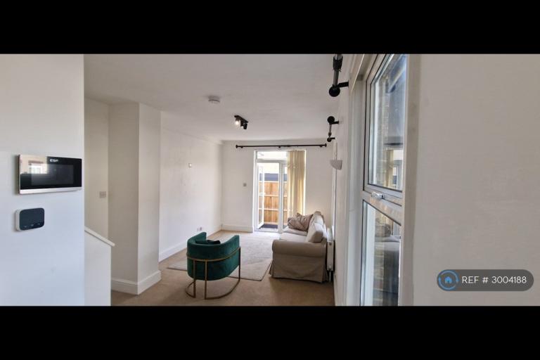 2 bedroom flat in Sydenham Road, Croydon, CR0 (2 bed) (#3004188)