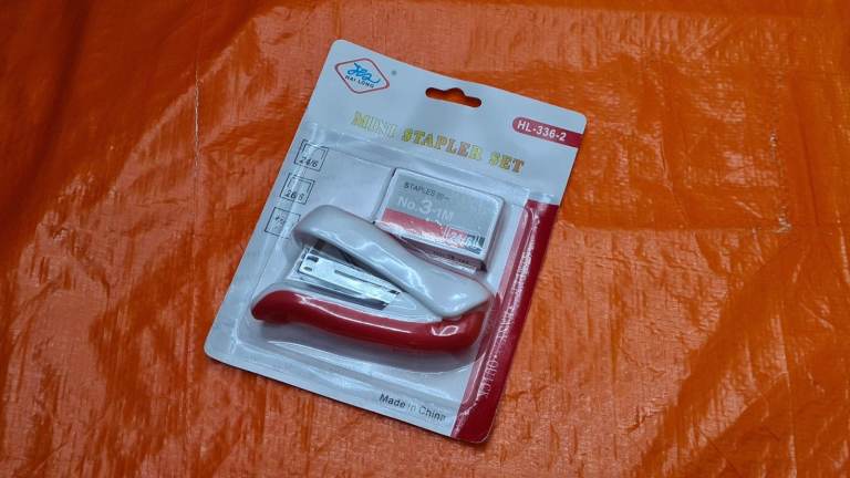 Mini Office Stapler Set – Includes Staples 
