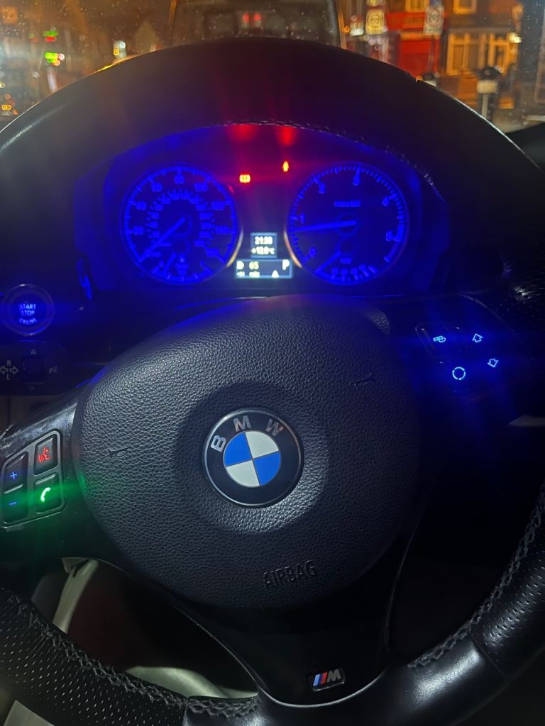 BMW 320d AUTO M SPORTS CONVERTIBLE ANGEL EYES LIGHTS PARKING SENSORS LE MANS BLU