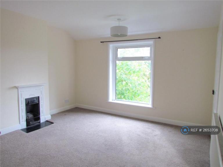 5 bedroom house in Ash Street/Church Road, Wrabness, CO11 (5 bed) (#2653708)