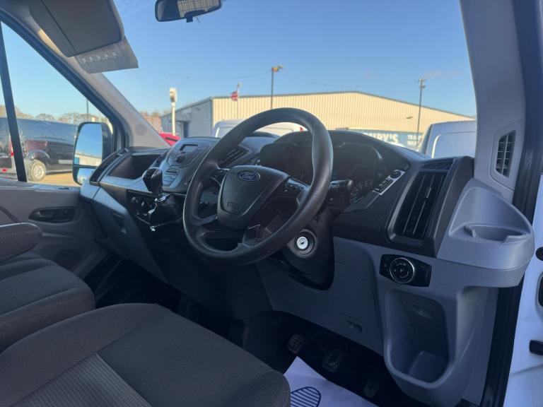 2016 Ford Transit 2.2 TDCi 125ps Double Cab Chassis CHASSIS CAB Diesel Manual