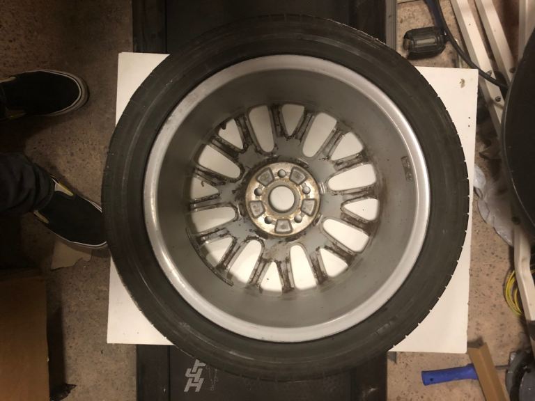 Vw 17 “ V5 rare beetle alloys plus tyre are old tyres 