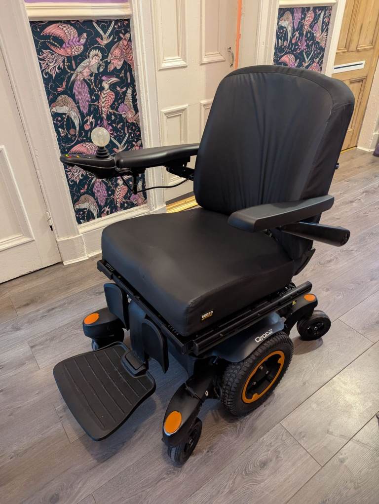 Quickie Q700M Sedeo Pro - heavy duty motorised wheelchair, RRP £7,950