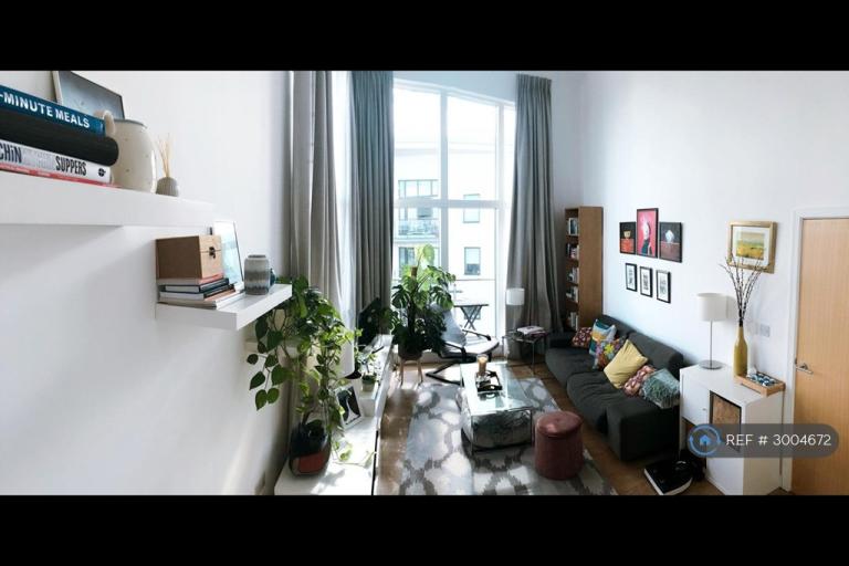 2 bedroom flat in Seven Sea Gardens, London, E3 (2 bed) (#3004672)