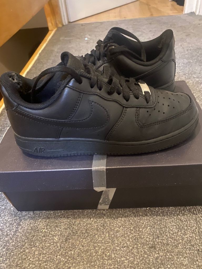 Nike Air Force 1 Black Trainers – Size 7, Good Condition
