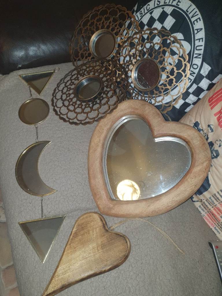 Heart Mirror & Ornament, Hanging Mirrors & 3 Lace Pattern Mirrors, VGC, Great Decoration.