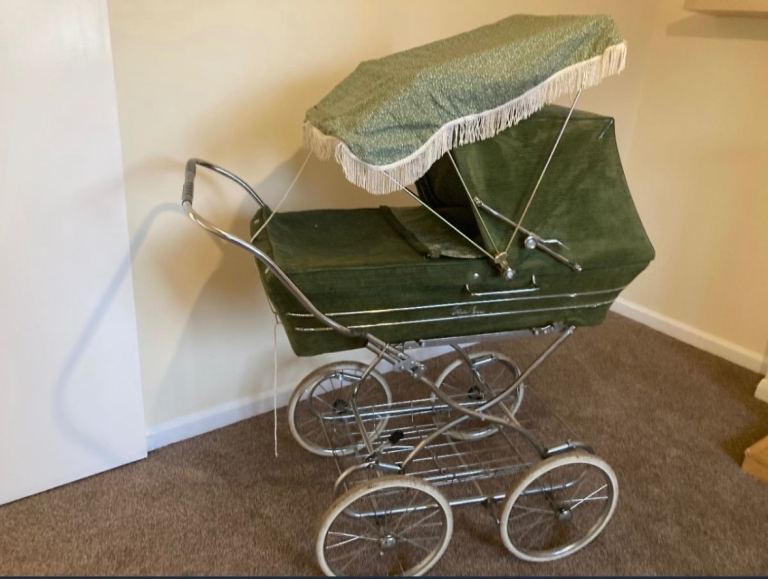 Silver cross coach built pram - excellent condition 