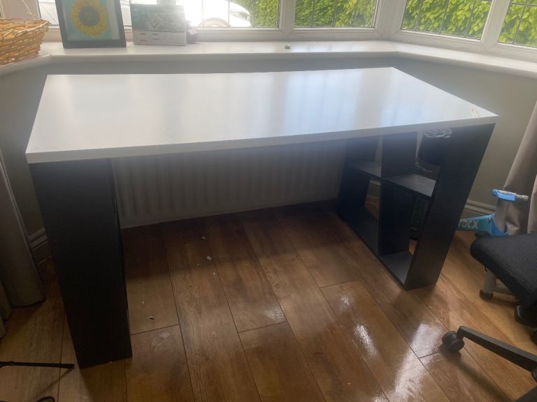 Office desk and chair 
