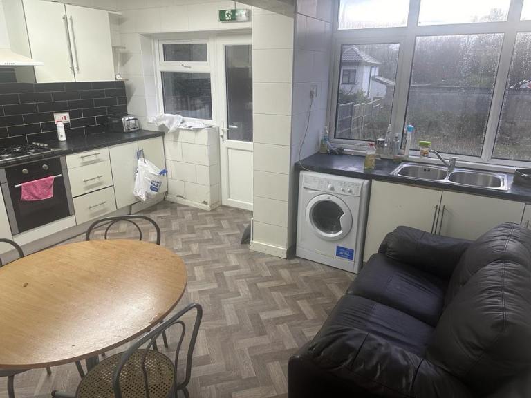 Rooms Available B36 Benefits accepted UC