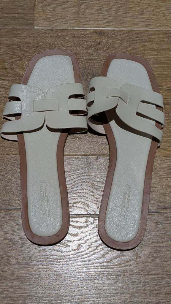 Size 7 (EU40) Pull&Bear braided sandal in beige