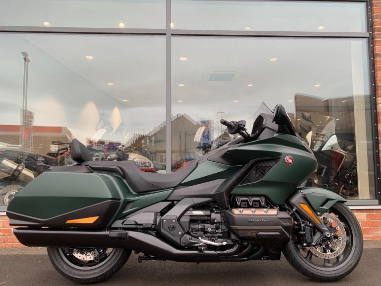Honda GL1800 GOLDWING BAGGER - ONE OWNER - 304 MILES