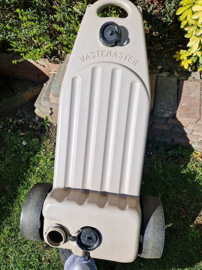 Grey water waste tank