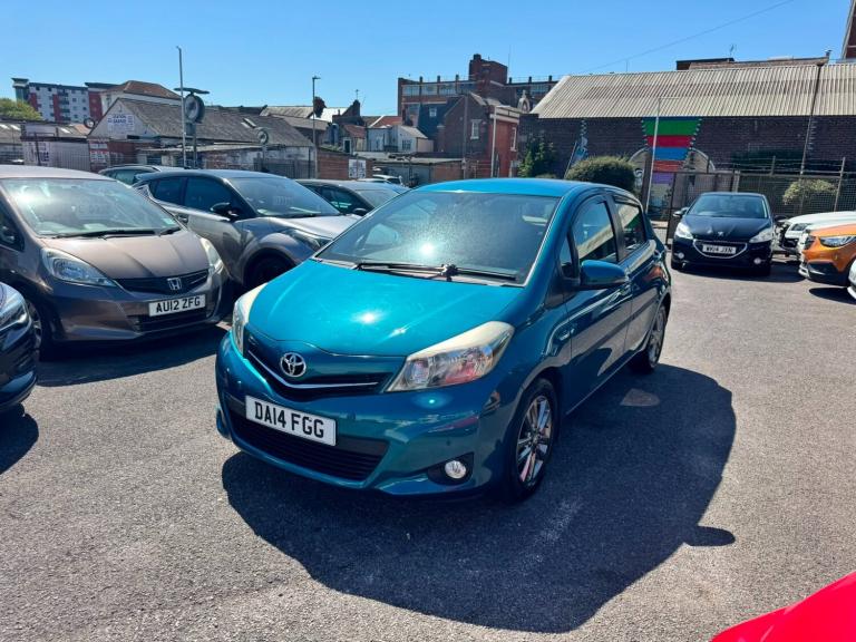 2014 Toyota Yaris 1.33 VVT-i Icon+ 5dr HATCHBACK Petrol Manual
